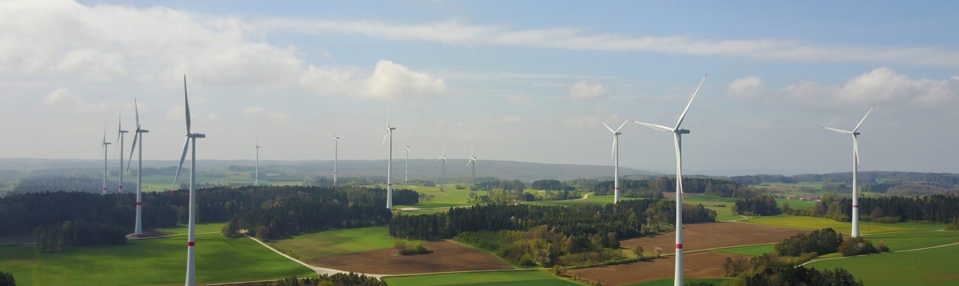 Drohnenaufnahme des Windparks Schesslitz